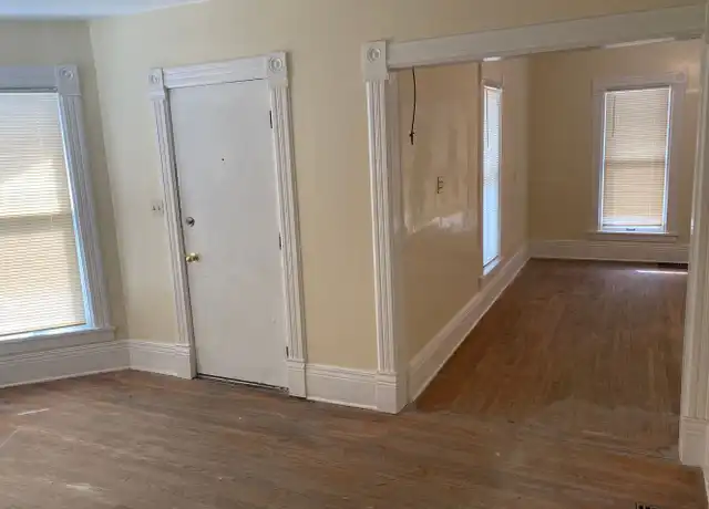 Property at 1330 S 9th St, Lincoln, NE, 68502, 2 beds, 1 bath, [object Object]
