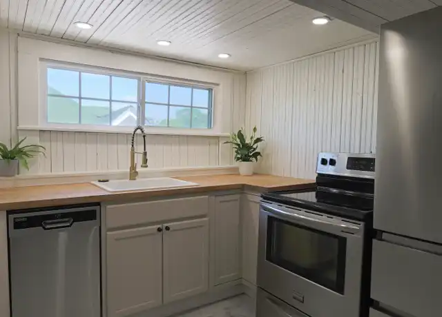 Property at 1517 Madison Ave Unit 202, Memphis, TN, 38104, 1 bed, 1 bath, [object Object]