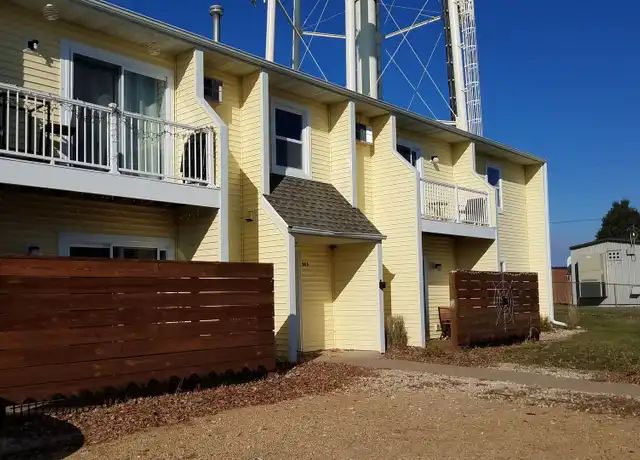 Property at 905 Sycamore St, River Falls, WI, 54022, 2 beds, 1 bath, [object Object]
