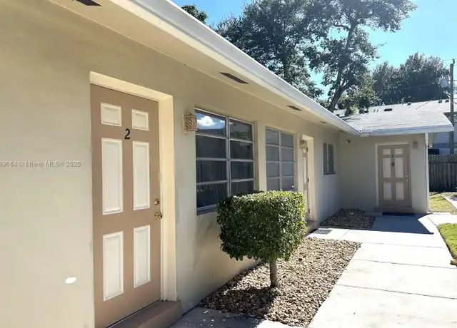 Property at 716 SE 16th St Unit 2, Fort Lauderdale, FL, 33316, 1 bed, 1 bath, [object Object]