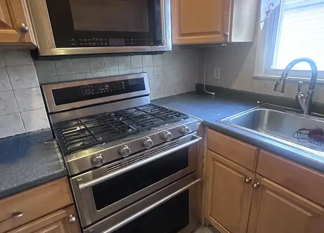 Property at 95 E Clifton Ave Unit 2, Clifton, NJ, 07011, 4 beds, 1 bath, [object Object]