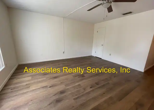 Property at 3914 SW 26th Dr, Gainesville, FL, 32608, 2 beds, 1.5 baths, [object Object]