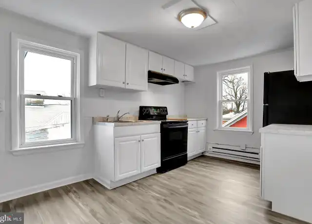Property at 655 S Potomac St #5, Hagerstown, MD, 21740, 2 beds, 1 bath, [object Object]