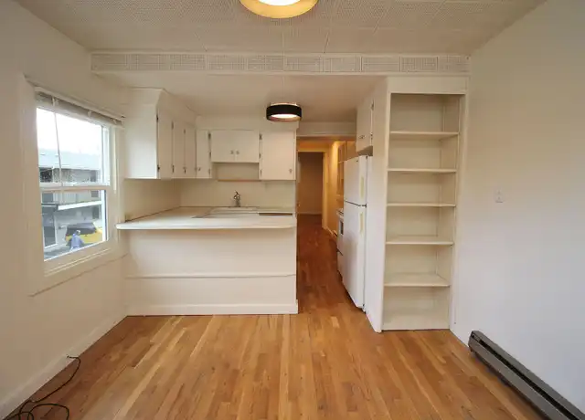 Property at 1015 SW Woods St Unit 3, Portland, OR, 97239, 1 bed, 1 bath, [object Object]