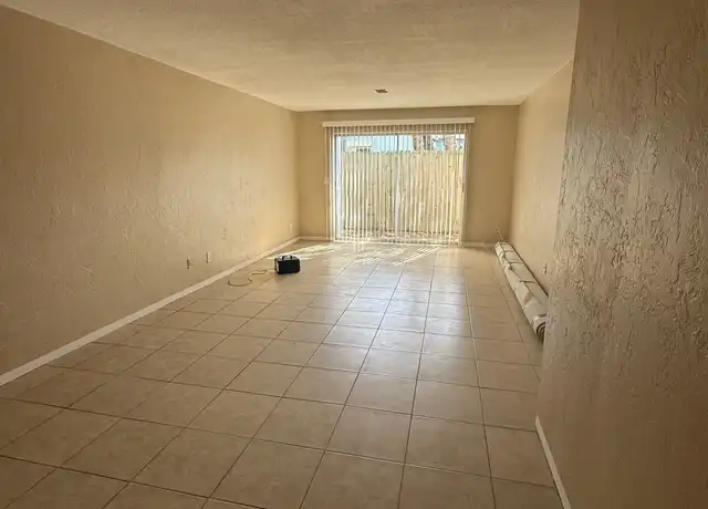 Property at 410 Butler Blvd Unit 1, Daytona Beach, FL, 32118, 2 beds, 1 bath, [object Object]