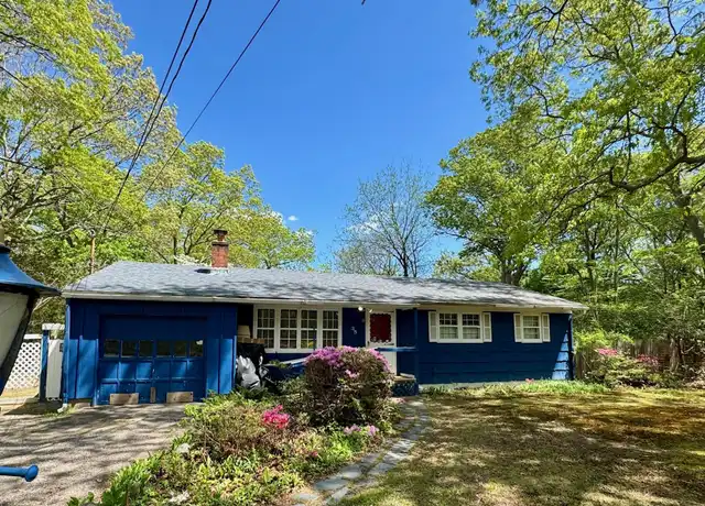 Property at 35 Smith Rd, Ridge, NY, 11961, 3 beds, 1 bath, [object Object]