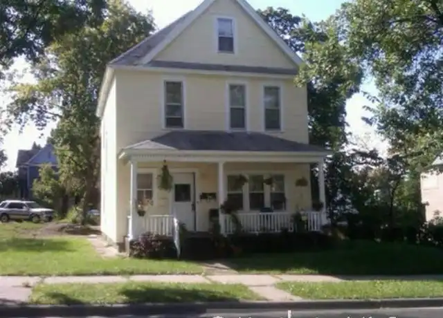 Property at 694 Sims Ave Unit 1, St Paul, MN, 55106, 3 beds, 1 bath, [object Object]