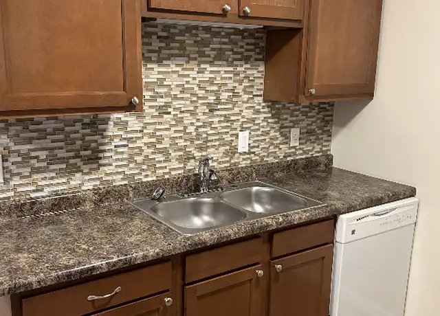 Property at 10000 S Westnedge Ave Unit 2B, Portage, MI, 49024, 2 beds, 1 bath, [object Object]