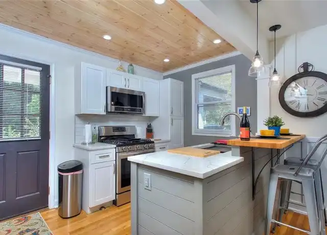 Property at 3301 Old Jonesboro Rd, Atlanta, GA, 30354, 2 beds, 1 bath, [object Object]