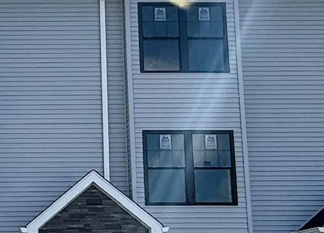 Property at 550 High St Unit 3, Naugatuck, CT, 06770, 2 beds, 1.5 baths, [object Object]