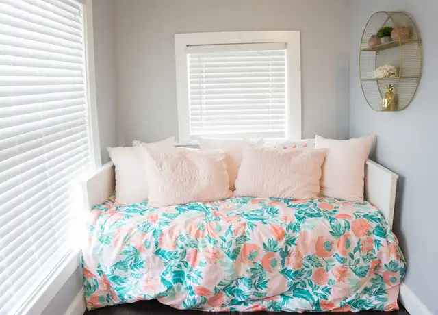 Property at 700 1st St N, St. Petersburg, FL, 33703, 0 beds, 1 bath, [object Object]