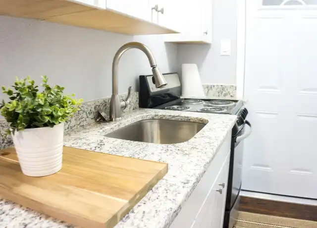 Property at 700 1st St N, St. Petersburg, FL, 33703, 0 beds, 1 bath, [object Object]