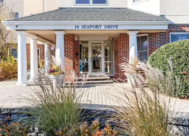 Property at 10 Seaport Dr #2111, Quincy, MA, 02171, 1 bed, 1 bath, [object Object]