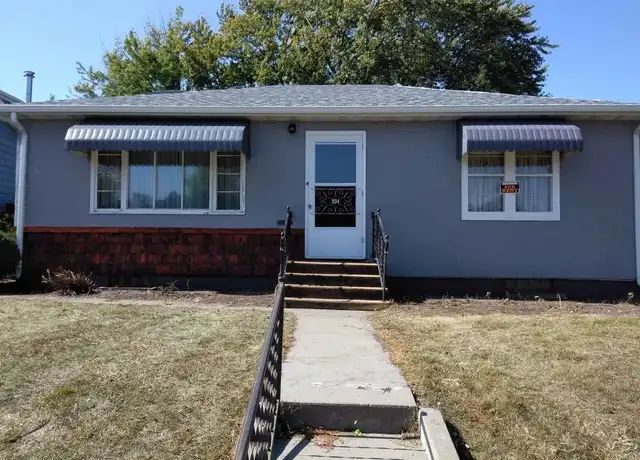 Property at 804 7th Ave SE, Jamestown, ND, 58401, 4 beds, 3 baths, [object Object]