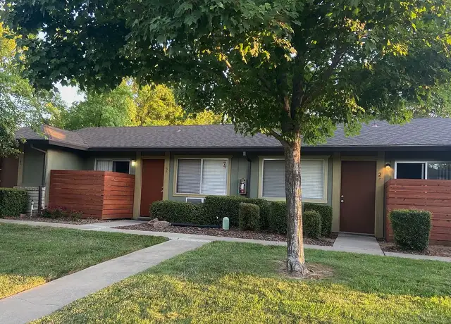 Photo of 9521 Emerald Park Dr, Elk Grove, CA 95624
