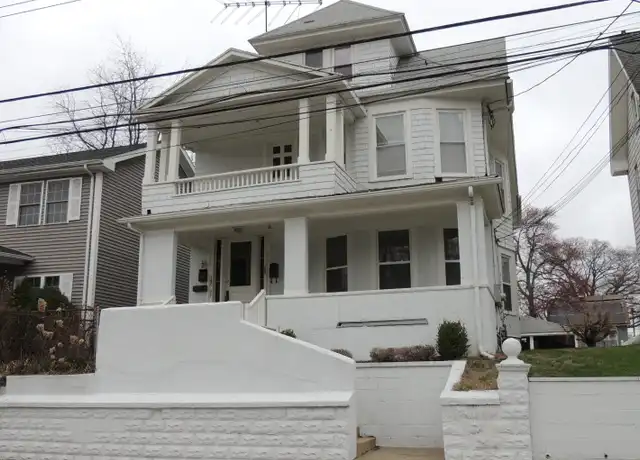 Property at 190 Pacific St, Bridgeport, CT, 06604, 2 beds, 1 bath, [object Object]
