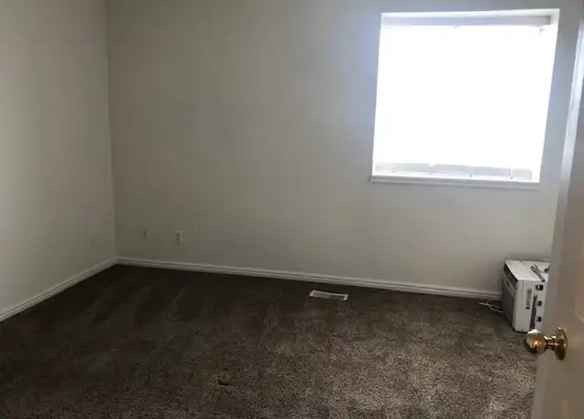 Property at 1396 N 220 W Unit 2, Logan, UT, 84341, 2 beds, 1.5 baths, [object Object]