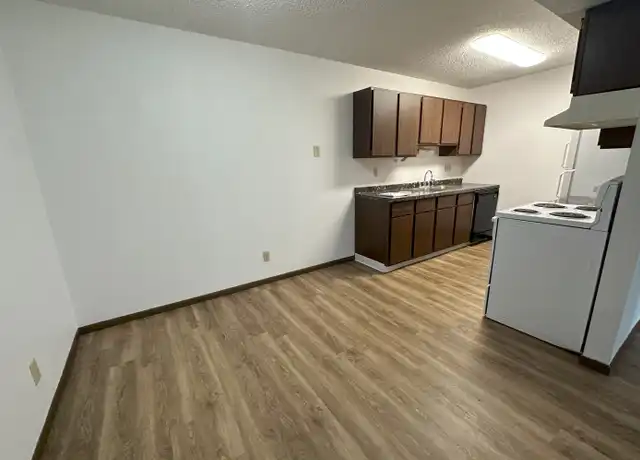 Property at 3832 Quail Pl Unit 7M, Waterloo, IA, 50701, 2 beds, 1 bath, [object Object]