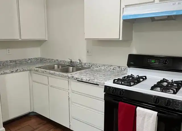 Property at 5910 Warren St Unit B6, Riverside, CA, 92503, 2 beds, 1 bath, [object Object]