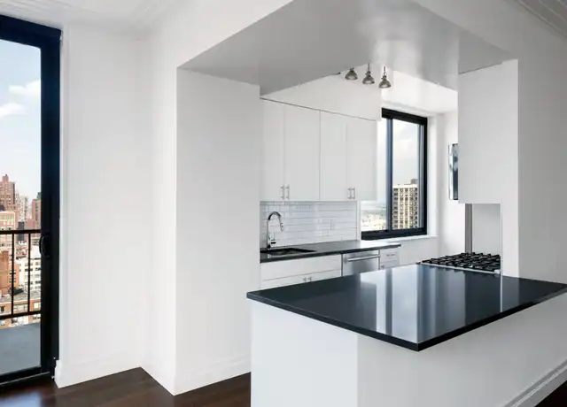 Property at 200 E 82nd St Unit 28DE, New York, NY, 10028, 3 beds, 3 baths, [object Object]