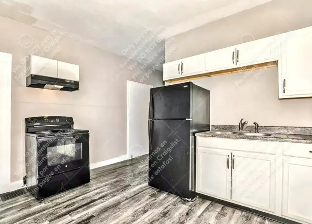 Property at 2438 E Washington St Unit 3, Indianapolis, IN, 46201, 2 beds, 1 bath, [object Object]