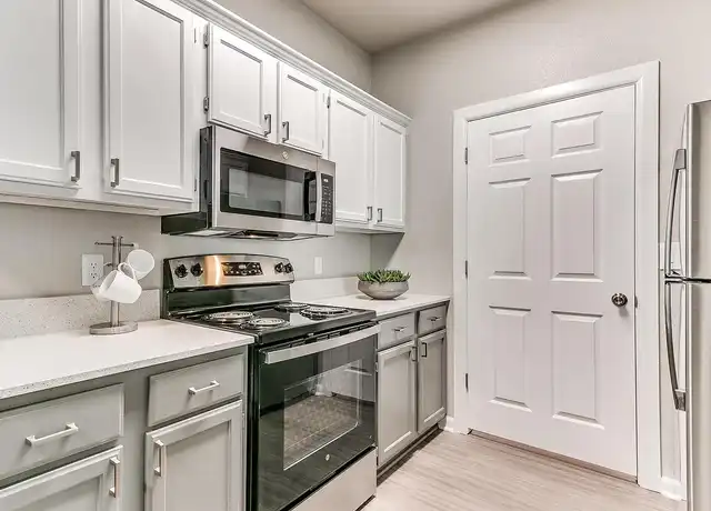 Property at The Heights at Battle Creek - 1800 W Granger St, Broken Arrow, OK, 74012, 1-2 bed, 1-2 bath, [object Object]