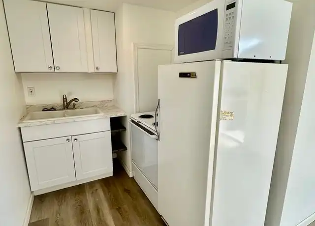 Property at 127 Mortimer St Unit 1, Klamath Falls, OR, 97601, 1 bed, 1 bath, [object Object]