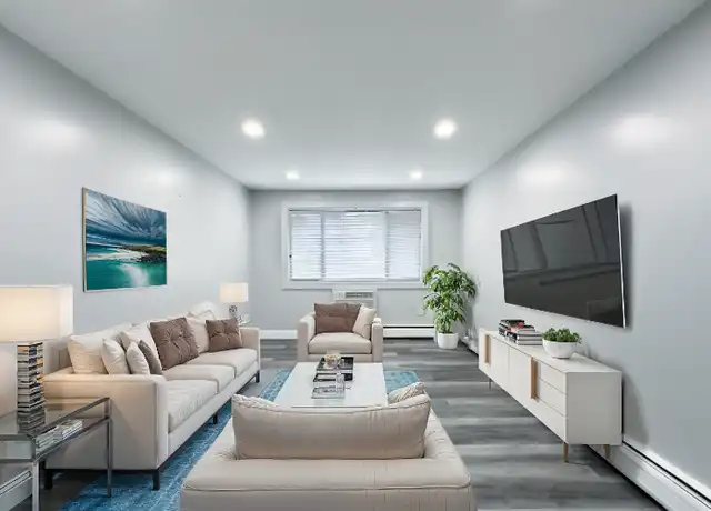 Property at 70 Union St Unit 9, Methuen, MA, 01844, 1 bed, 1 bath, [object Object]