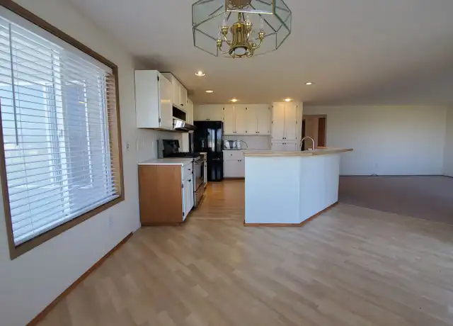 Property at 2866 Troon Ct, Richland, WA, 99354, 4 beds, 2.5 baths, [object Object]