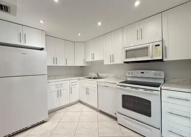 Property at 2681 S Course Dr #910, Pompano Beach, FL, 33069, 2 beds, 2 baths, [object Object]