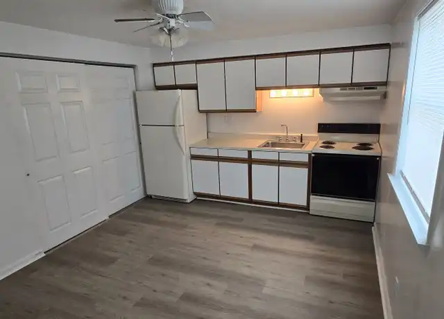 Property at 408 1st St Unit 5, Carnegie, PA, 15106, 2 beds, 1 bath, [object Object]