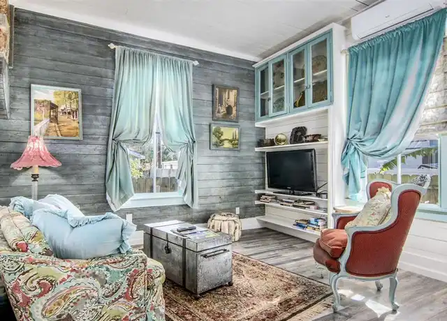 Property at 2017 Avenue M, Galveston, TX, 77550, 1 bed, 2 baths, [object Object]