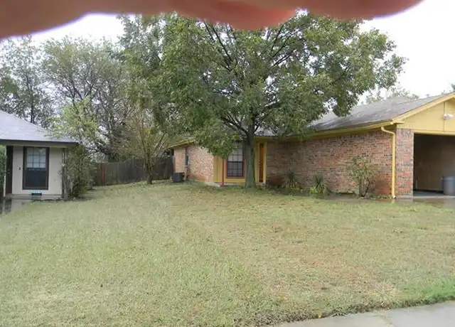 Property at 1121 Landsdale Ln, Saginaw, TX, 76179, 2 beds, 1 bath, [object Object]