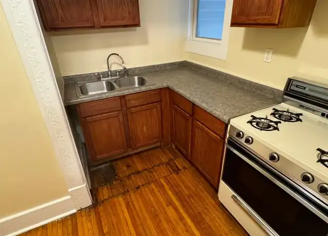 Property at 136 N Longwood St Unit 136-B, Rockford, IL, 61107, 0 beds, 1 bath, [object Object]