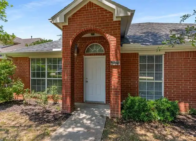 Property at 935 Royal Oaks Dr, Lewisville, TX, 75067, 4 beds, 2 baths, [object Object]
