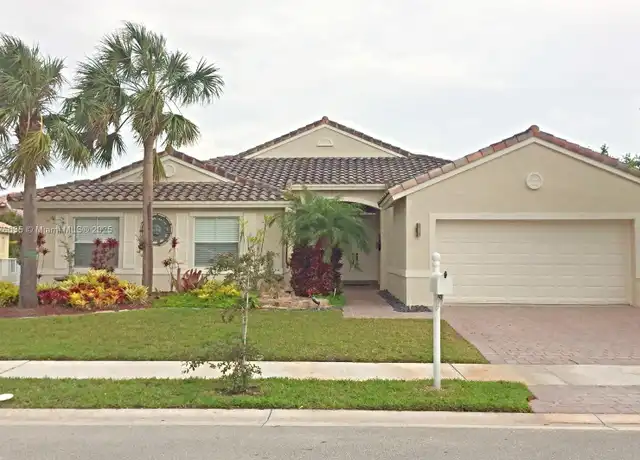 Property at 743 SW 190th Ave Unit 743, Pembroke Pines, FL, 33029, 4 beds, 2 baths, [object Object]