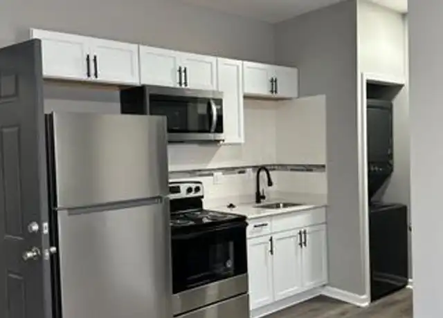 Property at 4801 E Washington St Unit 4801-07, Indianapolis, IN, 46201, 1 bed, 1 bath, [object Object]