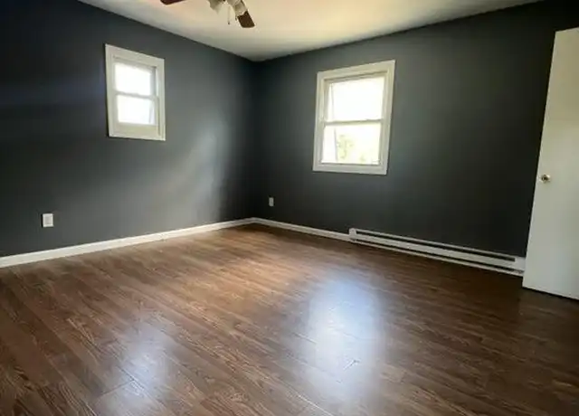 Property at 51 River St Unit 3rd FL, Waterbury, CT, 06706, 2 beds, 1 bath, [object Object]