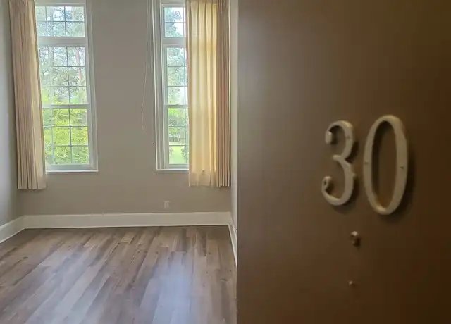 Property at 27 Hege Dr, Lexington, NC, 27292, 1 bed, 1 bath, [object Object]