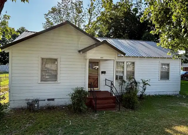 Property at 809 S Rogers St, Clarksville, AR, 72830, 3 beds, 1.5 baths, [object Object]