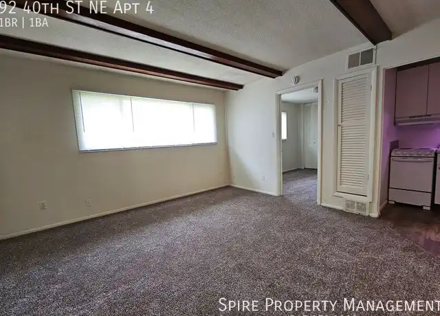 Property at 92 40th St NE Unit 4, Cedar Rapids, IA, 52402, 1 bed, 1 bath, [object Object]