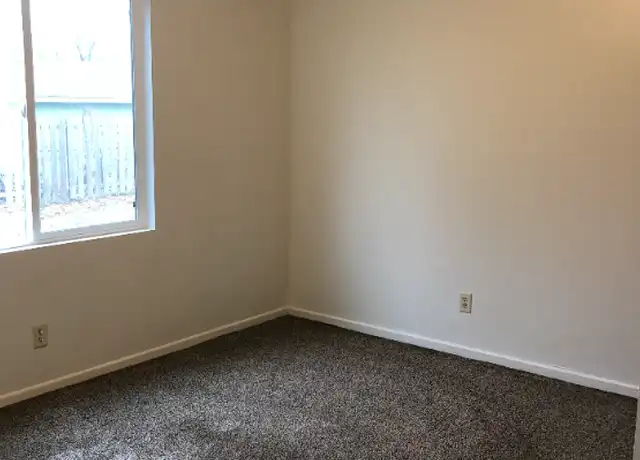 Property at 2009 NW Hickory Ln, Ankeny, IA, 50023, 2 beds, 1 bath, [object Object]