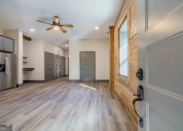 Property at 34 Depot St Apt 11, Hartwell, GA, 30643, 1 bed, 1 bath, [object Object]