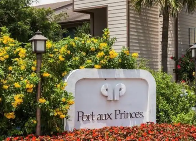 Property at 7031 N Holiday Dr, Galveston, TX, 77550, 2 beds, 1 bath, [object Object]