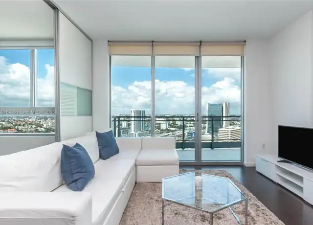 Property at 90 SW 3rd St #2905, Miami, FL, 33130, 1 bed, 1 bath, [object Object]