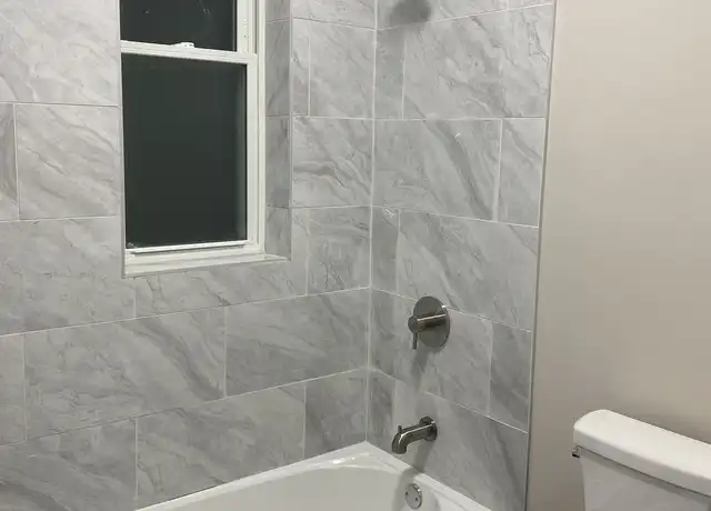 Property at 6910 S Michigan Ave Unit 2, Chicago, IL, 60637, 3 beds, 1 bath, [object Object]