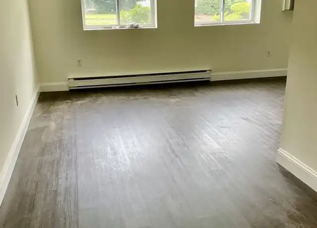 Property at 6 Universal St #4, Framingham, MA, 01702, 2 beds, 1 bath, [object Object]