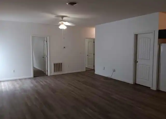 Property at 4810 Red Rooster Rd Unit J, Farmington, MO, 63640, 1 bed, 1 bath, [object Object]