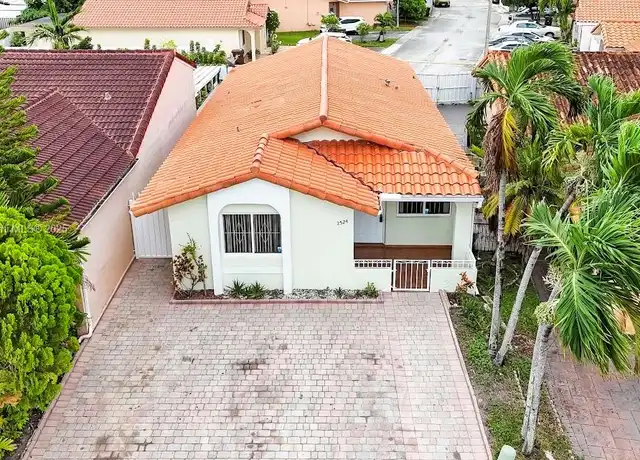 Property at 2524 W 65th St, Hialeah, FL, 33016, 3 beds, 2 baths, [object Object]