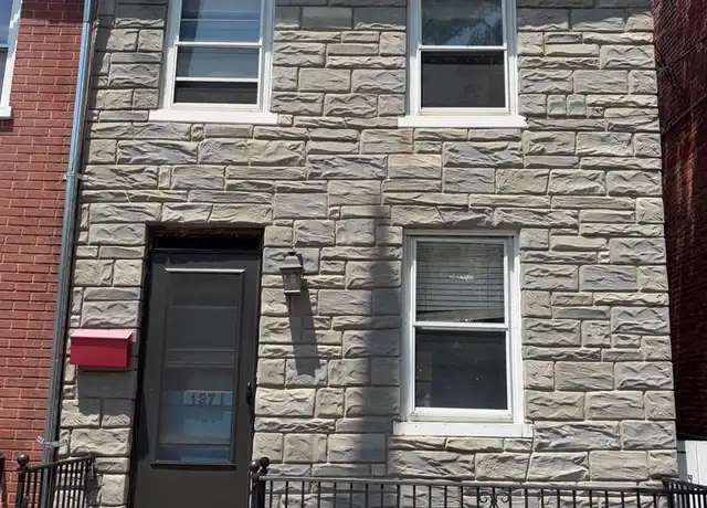 Property at 127 E Vine St, Lancaster, PA, 17602, 3 beds, 1 bath, [object Object]